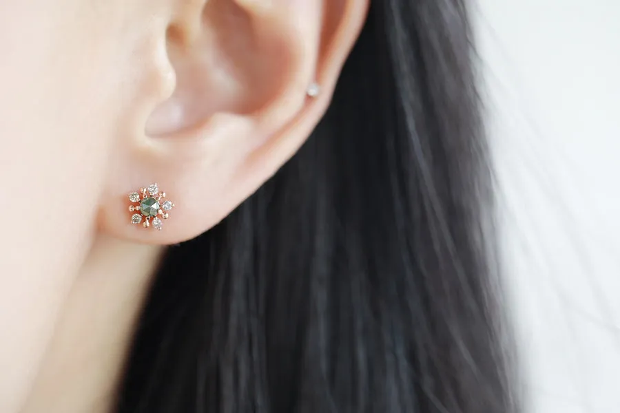 14K Solid Gold Cognac And Green Rough Diamond Flower Internally Internal Threaded Earring Labret