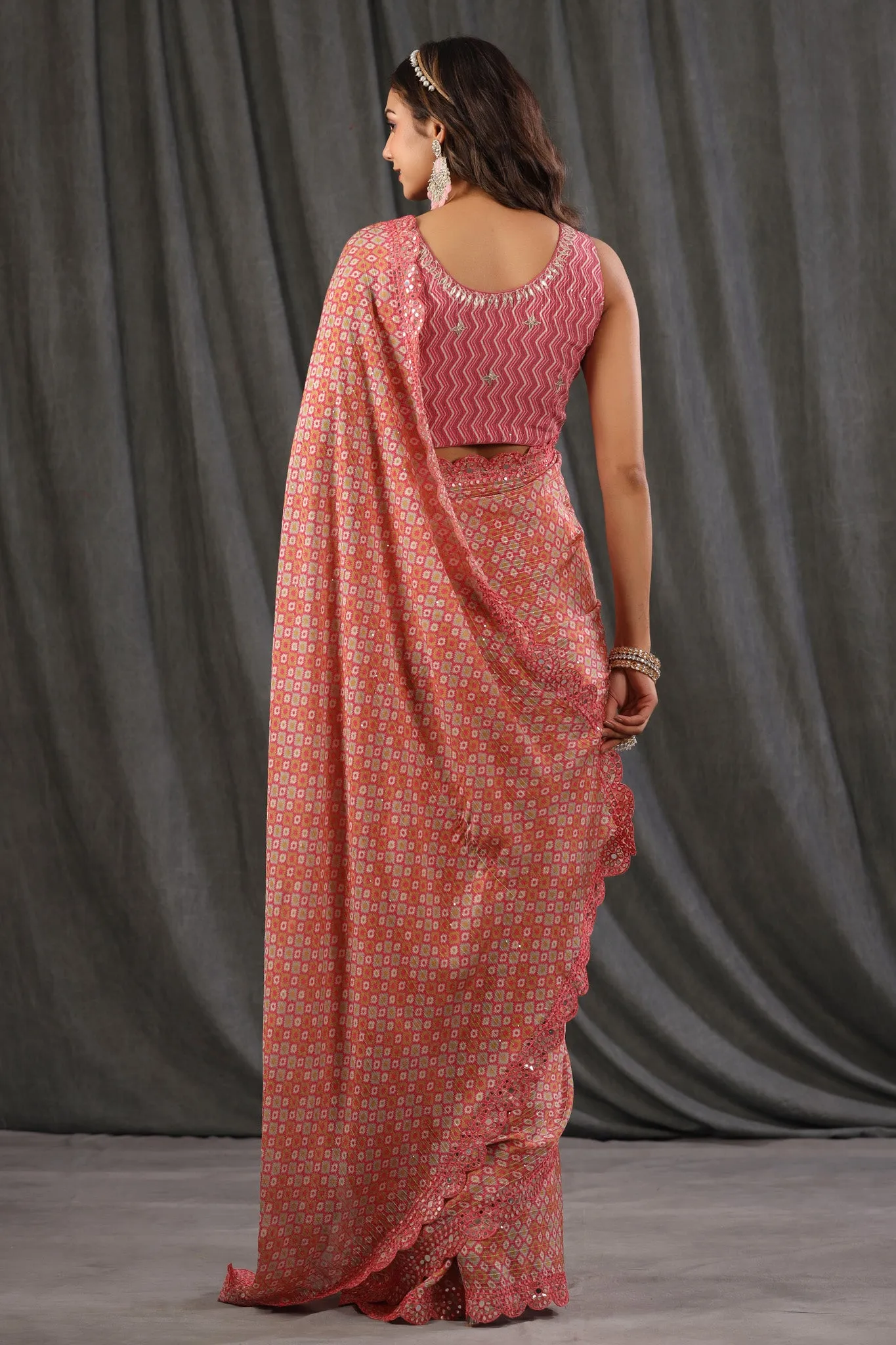 90Z698-RO Pink Printed Crepe Georgette Sari with Scalloped Border