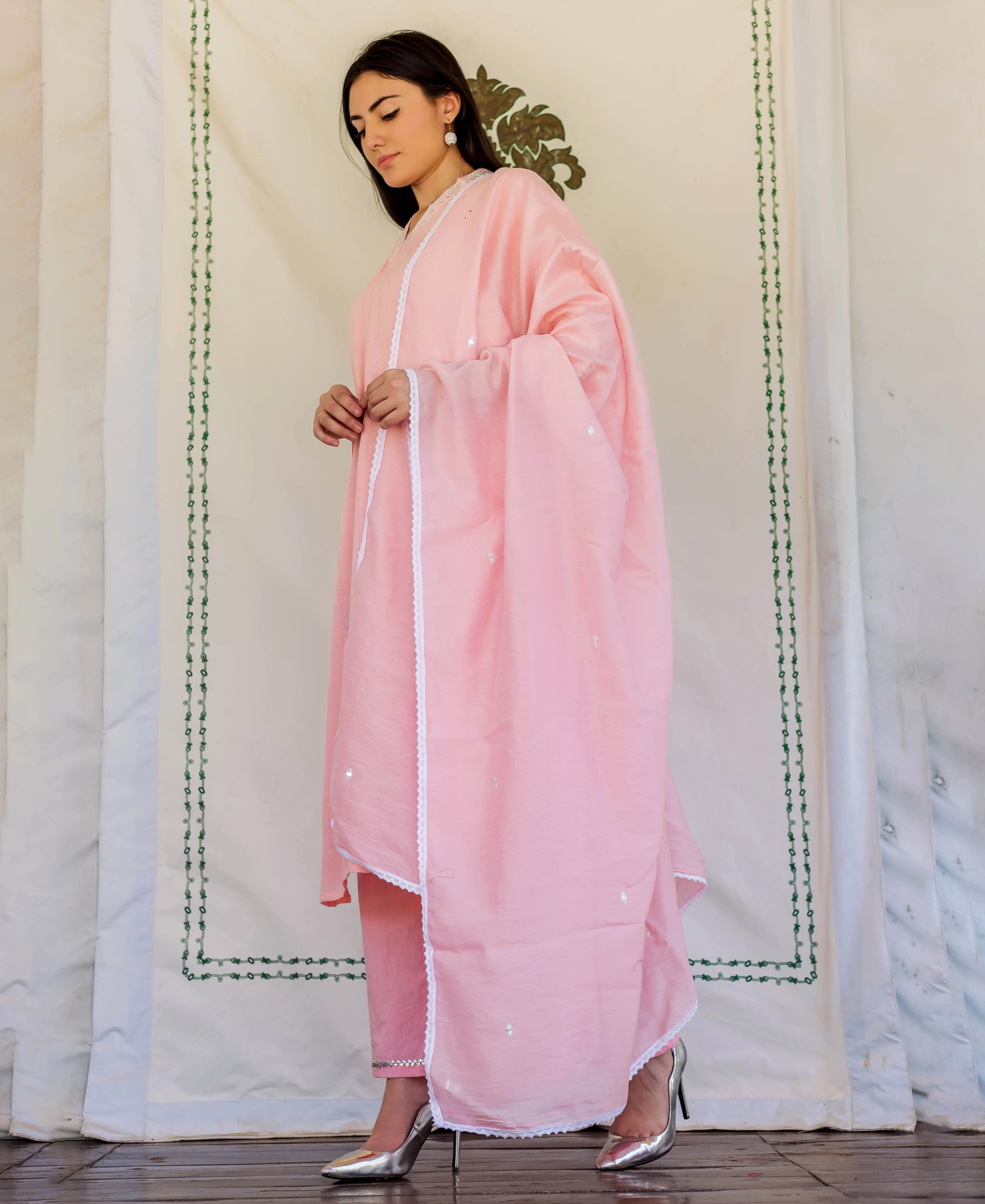 Aria Pink Embroidery Straight Kurta