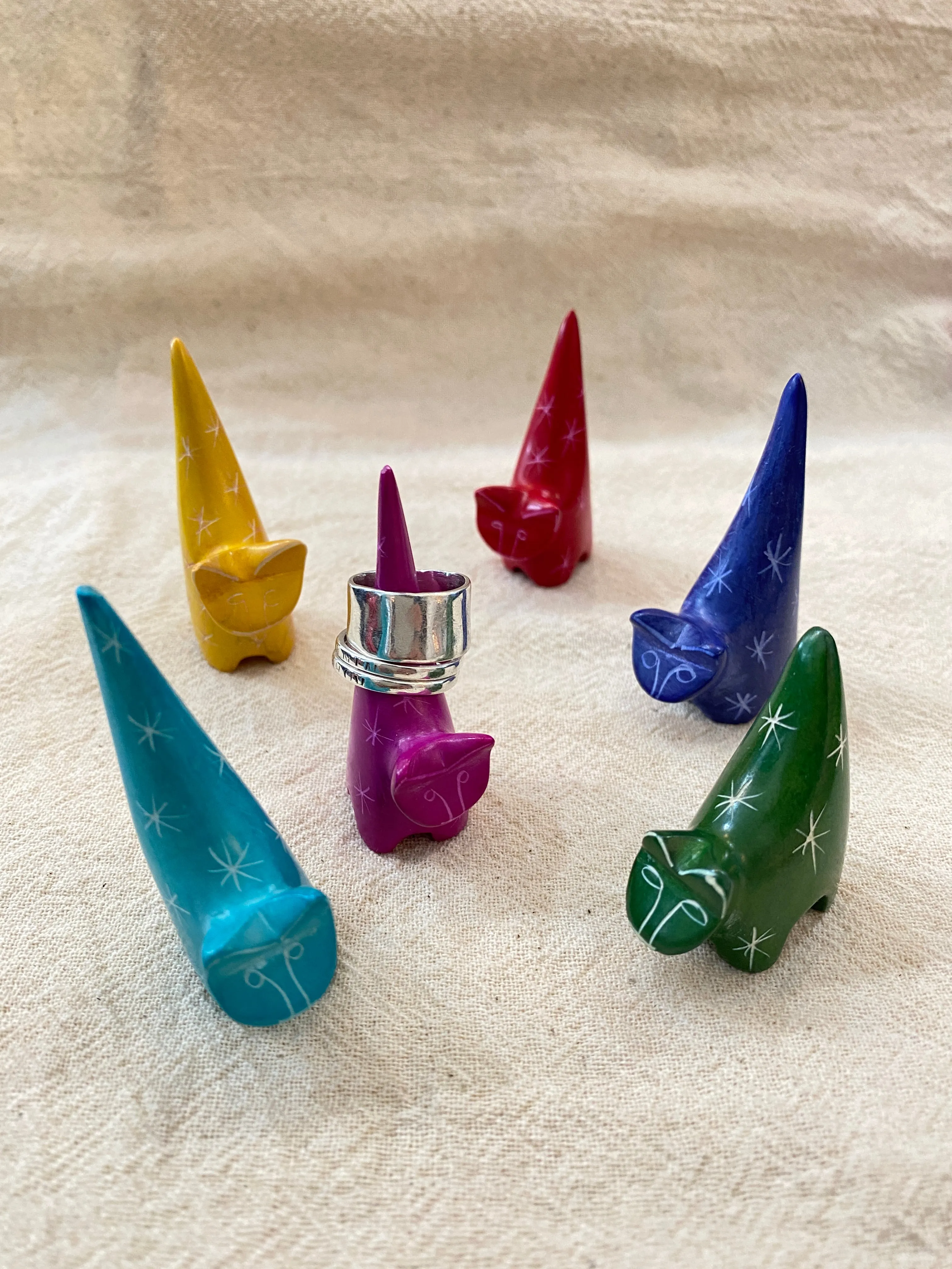 Handmade Soapstone Tiny Cat Rings Holder/Hand Carved Miniature Figurines/Sculptures