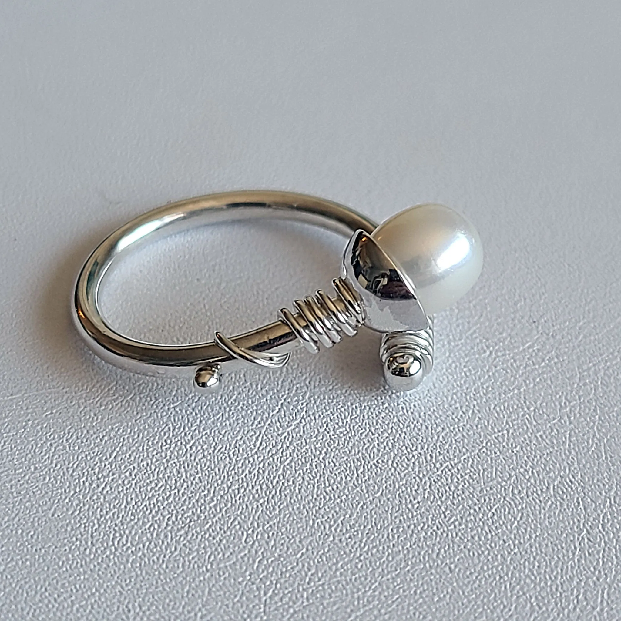 OVAL PEARL DROP Ring