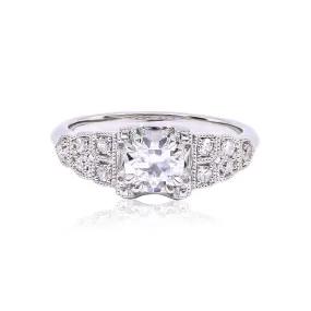 PLATINUM ANTIQUE STYLE DIAMOND ENGAGEMENT RING - 0.86CTW