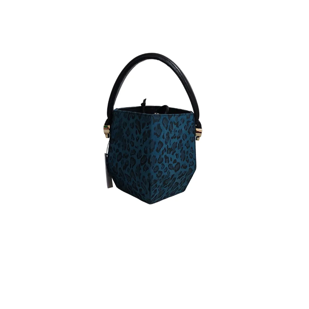 Warp Hexella Large Bucket Blue Leopard | Sample |