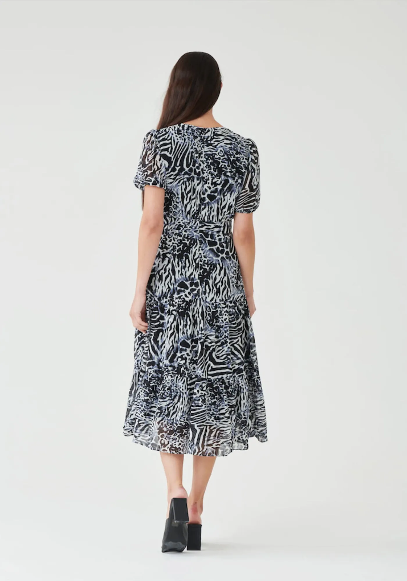 Willow Round Neck Short Sleeve Midi Dress in Navy Animal