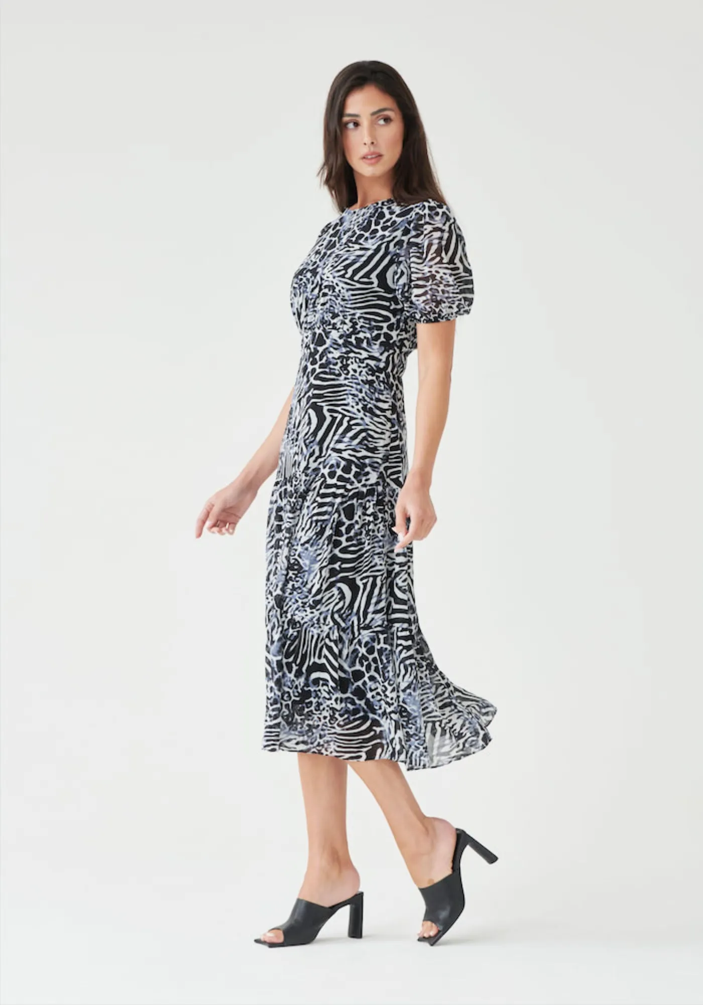 Willow Round Neck Short Sleeve Midi Dress in Navy Animal